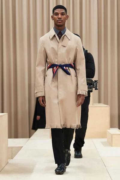 Look 17